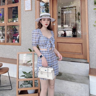 Set kẻ Áo croptop buộc nơ kèm Chân váy