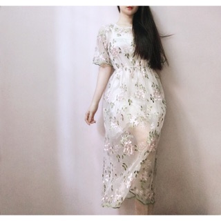 Đầm midi ren lưới hoa thêu bo eo