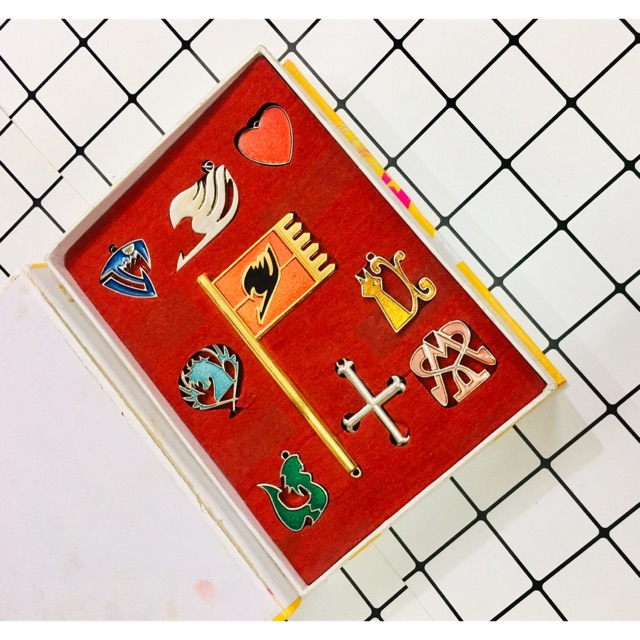 Bộ phụ kiện anime fairytail gồm 9 món