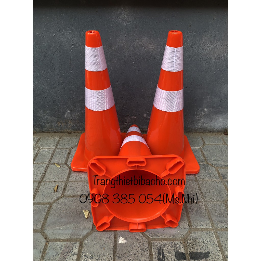 Cọc tiêu hình chóp siêu dẻo phản quang nhựa PVC cao 70cm- Hình thật