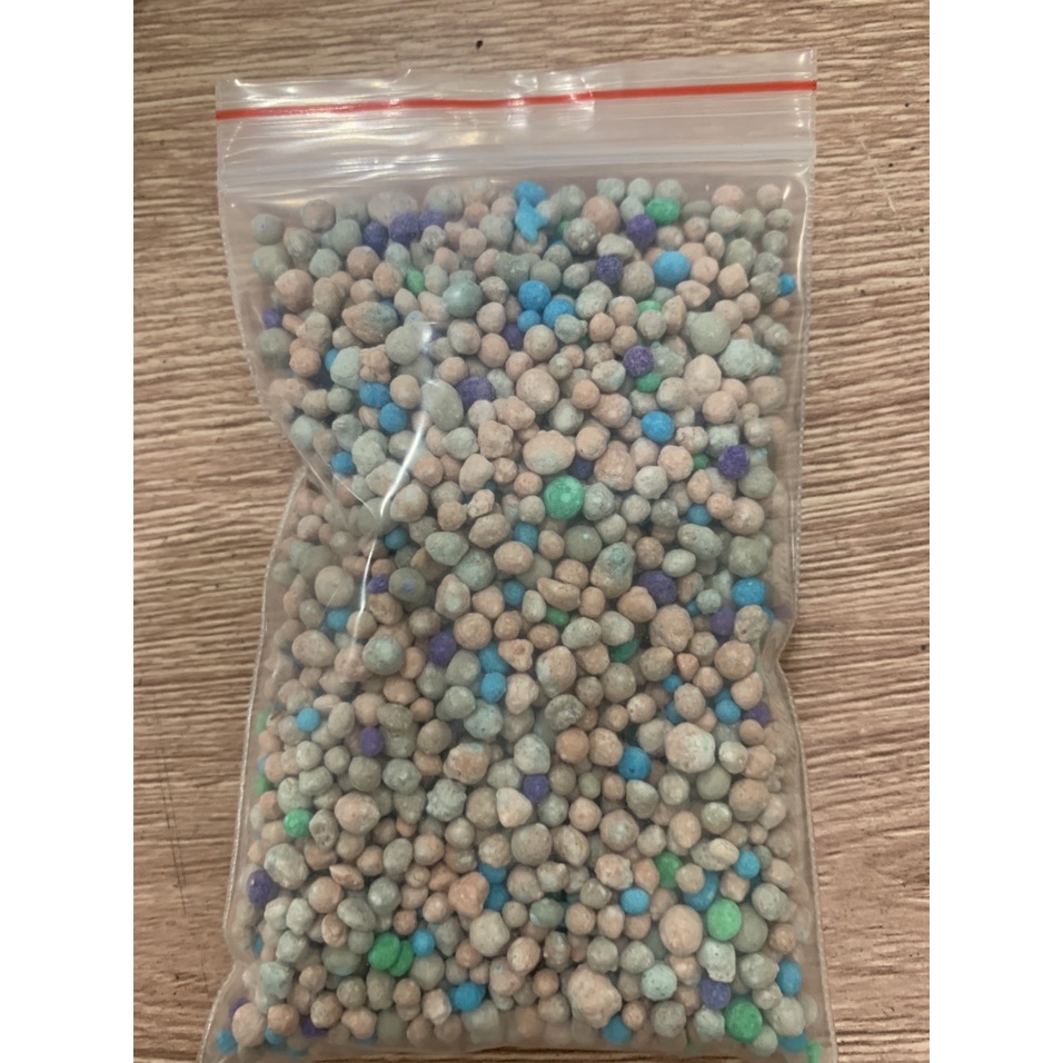 Phân bón hỗn hợp 1NPK 16 - 16 - 16 - sản phẩm nhập khẩu từ châu Âu chuyên dùng cho hoa, cây cảnh.
