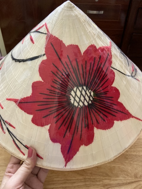Nón lá thêu hoa 🌺 cực xinh và duyên dáng