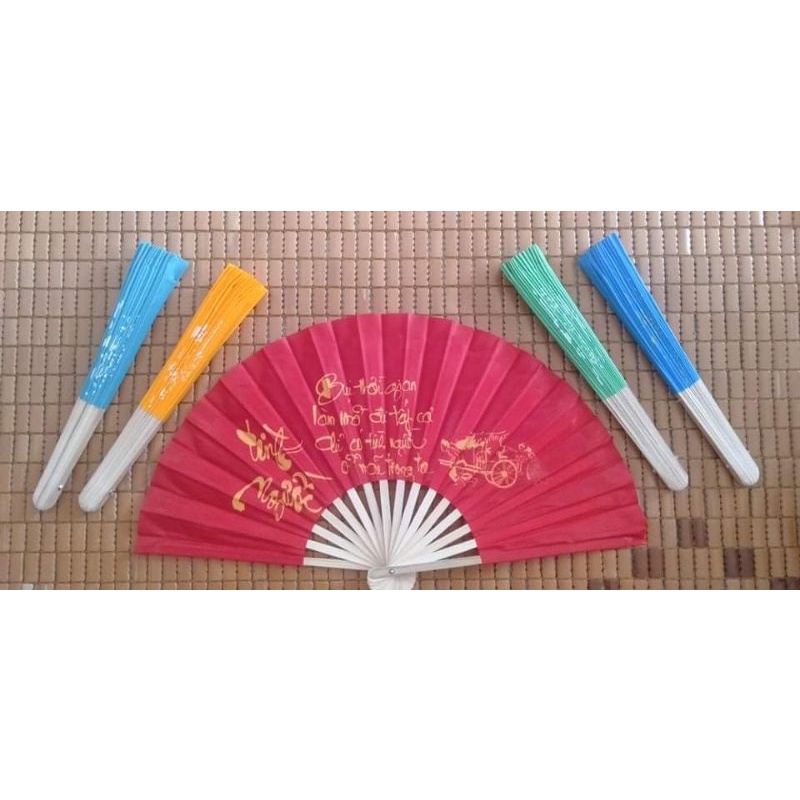 Quạt vải xếp dùng tay Size lớn 32cm