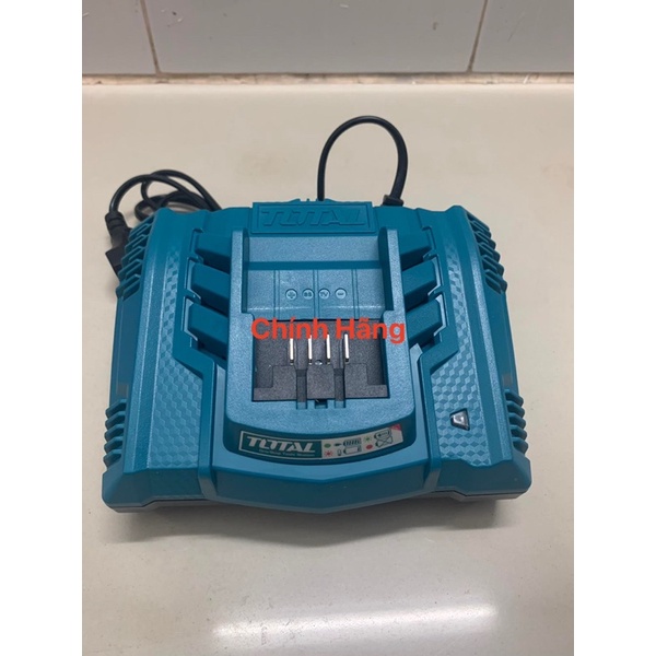 TOTAL Sạc nhanh thông minh 20V TFCLI2003 (Cam kết Chính Hãng 100%)