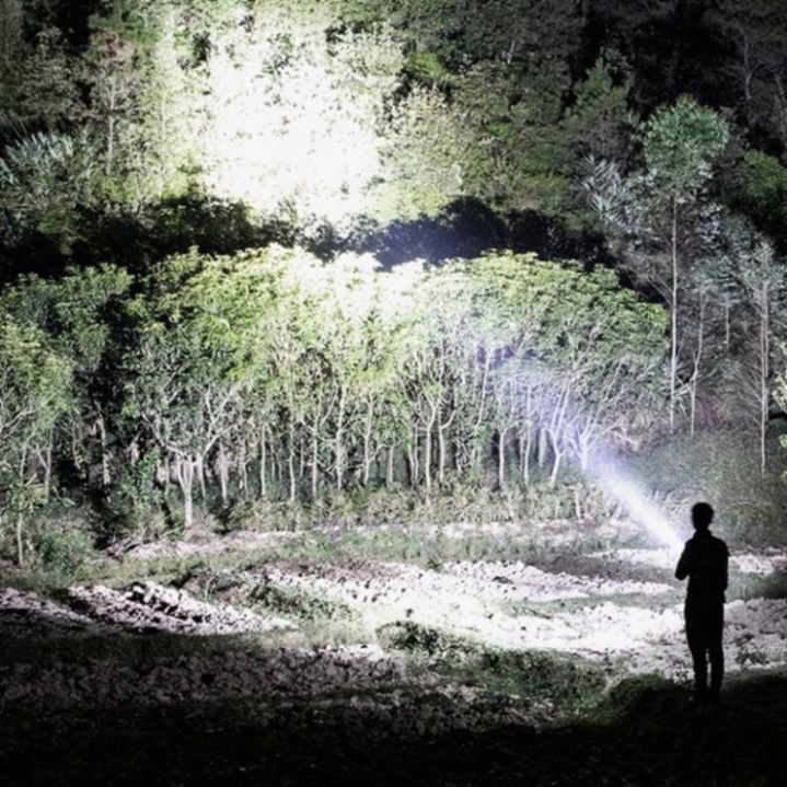 Đèn pin Tuần Tra 591W+590W siêu sáng siêu xa và siêu bền công suất 50w bóng đèn 4 lõi XHP70 rất tiện ích khi soi ban đêm