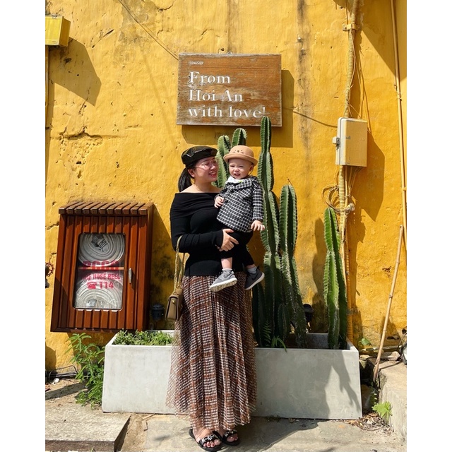 Pass áo len và chân váy voan màu nâu