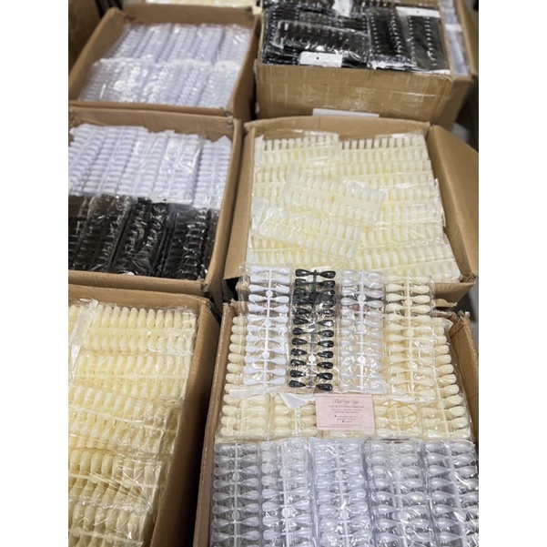Móng mẫu tròn nhọn hạt na bich 240 móng