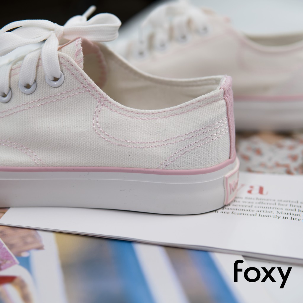 Giày Sneaker Nữ FOXY Màu Trắng Đế Bằng Chất Liệu Canvas - FOX023