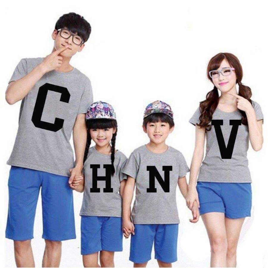 Áo thun gia đình đẹp in chữ cái theo yêu cầu