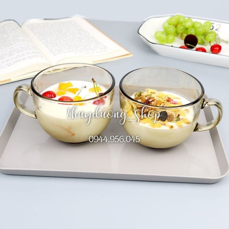 Cốc thủy tinh có quai màu hổ phách 450ml.