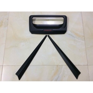 Ốp trang trí tay mở cốp sau Ford Ranger - đen