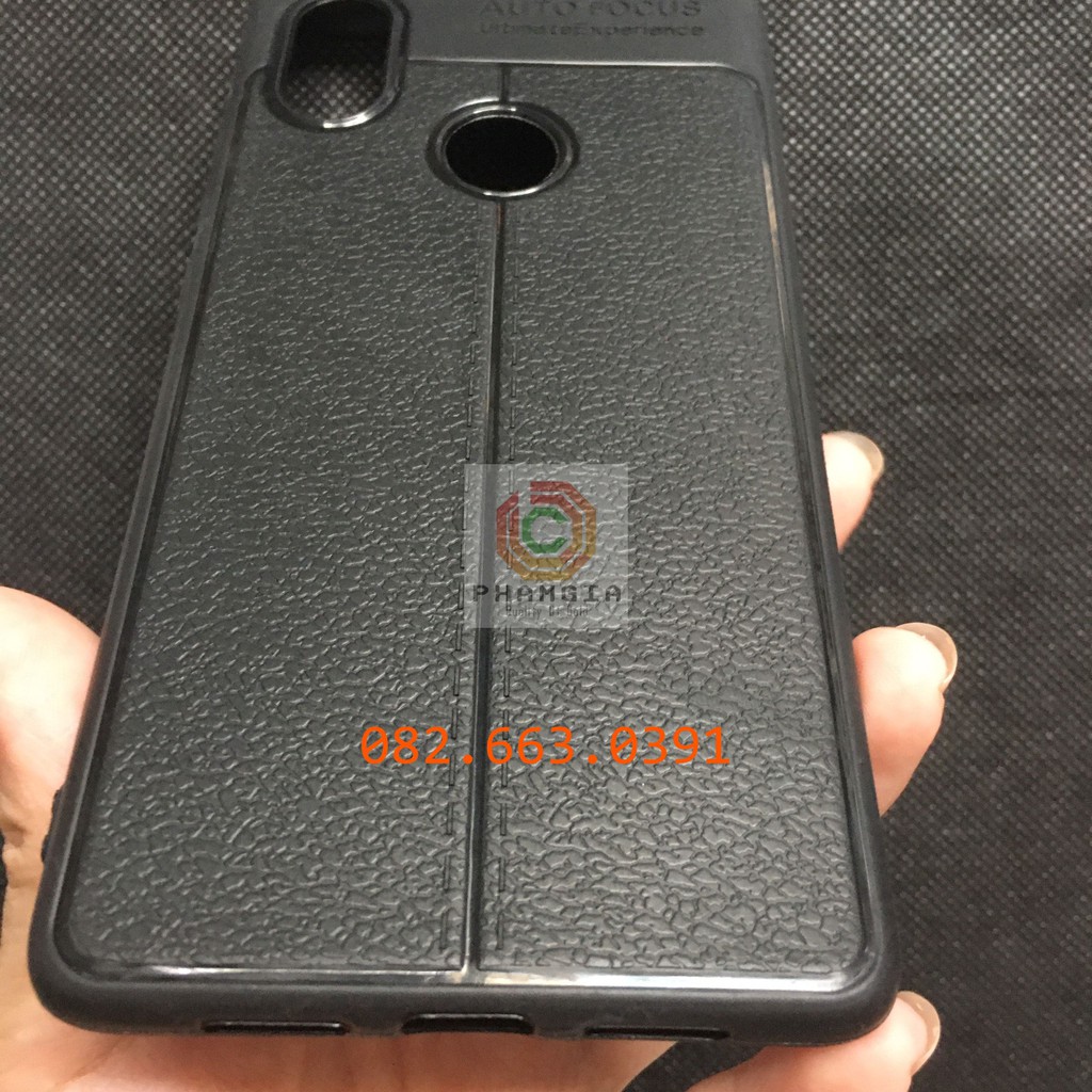 Ốp lưng dẻo đen Xiaomi Mi 8 Se vân da sang trọng