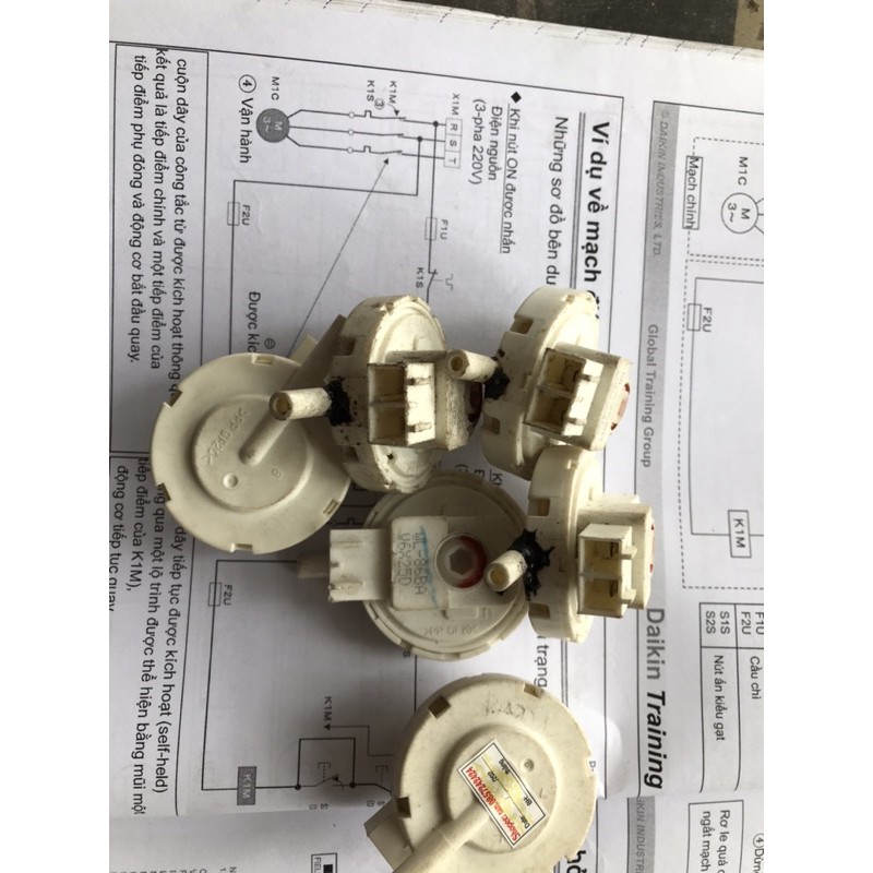 phao máy giặt cửa trên tóhiba WL-86BA