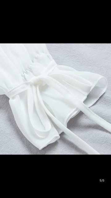 Croptop trễ vai nhún ngực