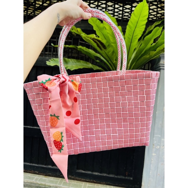 Túi đan làn nhựa đủ màu đi biển đi du lịch rất xinh đựng đồ dùng thoải mái