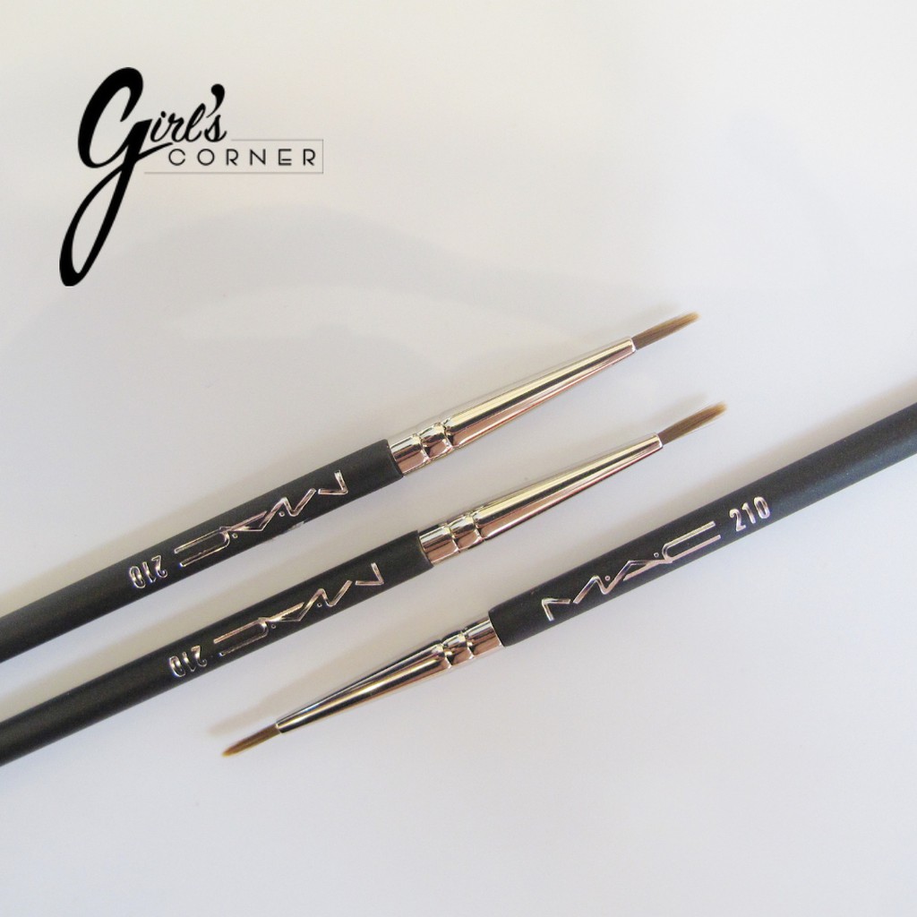 Cọ Eyeliner MAC 210