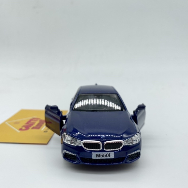 Mô hình xe ô tô kim loại BMW M550i tỷ lệ 1:36 trang trí, làm bộ sưu tập, đồ chơi cho bé