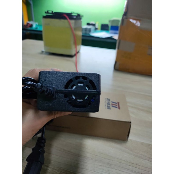 Bộ sạc pin Lithium 43.8V5A Bộ sạc pin Lithium 43.8V5A
