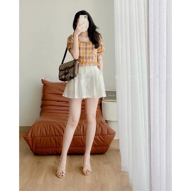 Sơ mi dáng ngắn cổ vuông phối bèo hoạ tiết kẻ caro cam tay bồng nhẹ bo chun