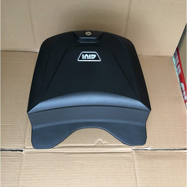 Thùng giữa Wave RSX, thùng giữa Givi G10N, hàng Givi chính hãng đã kèm bát gắn chuẩn theo xe Wave RSX, mới 100%