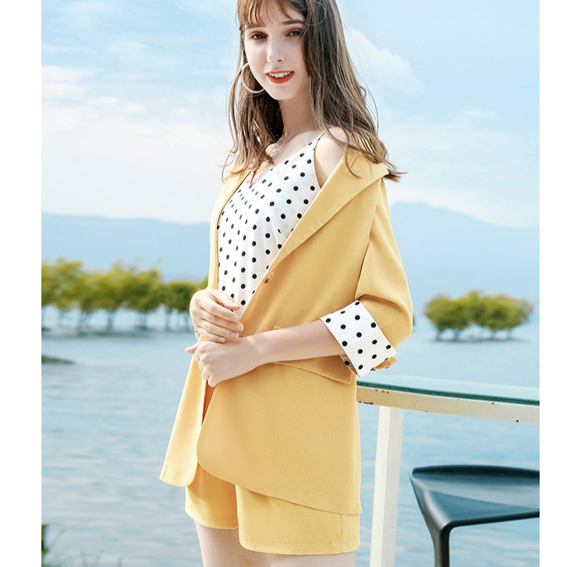Bộ set vest 3 món chấm bi, áo khoác blazer nữ, áo dây, quần đùi