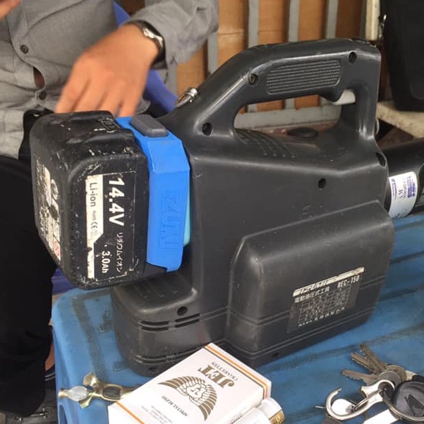 Đế chuyển pin MAKITA sang máy IZUMI