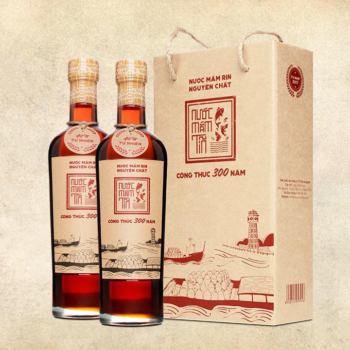 Nước Mắm Tĩn Nhãn Đỏ Độ Đạm 40N Cặp 2 Chai Thủy Tinh 500ml/chai Rin Nguyên Chất Truyền Thống Sạch Không Chất Bảo Quản | BigBuy360 - bigbuy360.vn