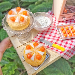 Bánh bông lan trứng muối thu nhỏ