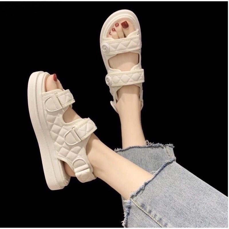 Giày Sandal thể thao đế dày phong cách cho nữ mang ngoài trời mùa hè 2023 mới nhất