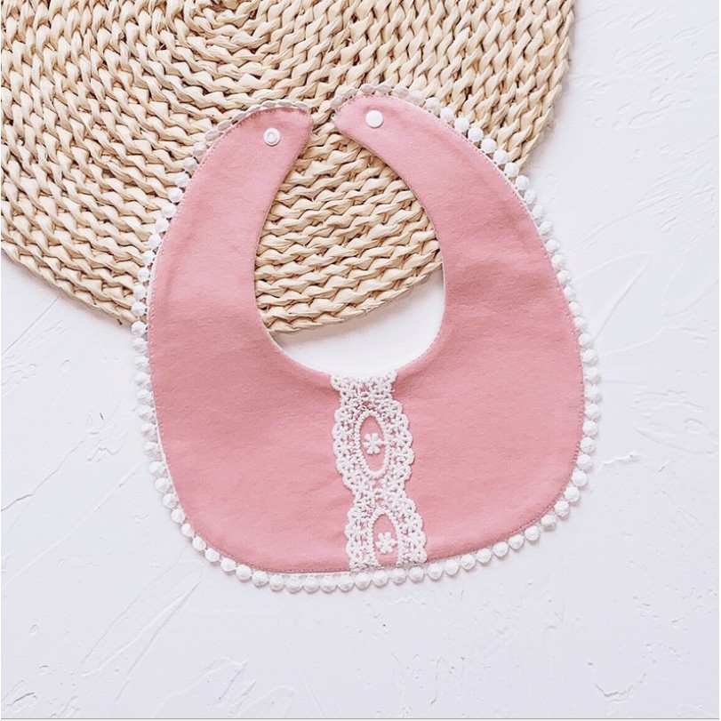 Yếm cổ phong cách hàn quốc cho bé - Yếm chữ U viền ren