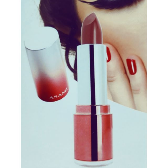Son môi lỳ màu của Asami
