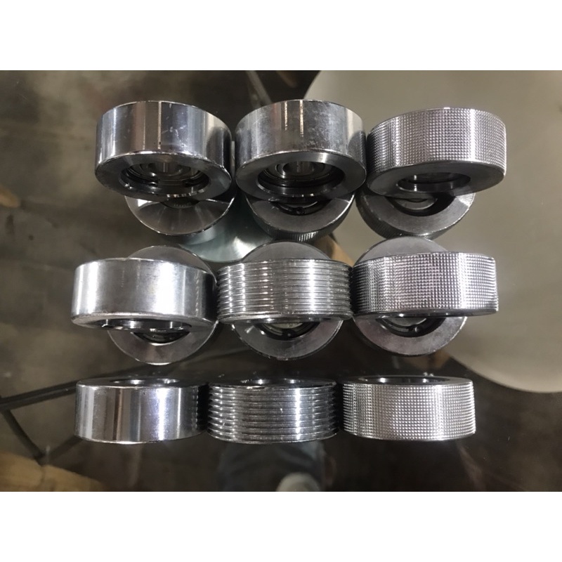 Bánh xe hoa văn máy seal liên tục