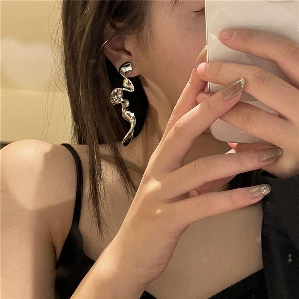 Đôi Khuyên Tai Nữ Phong Cách Vintage Xinh Xắn