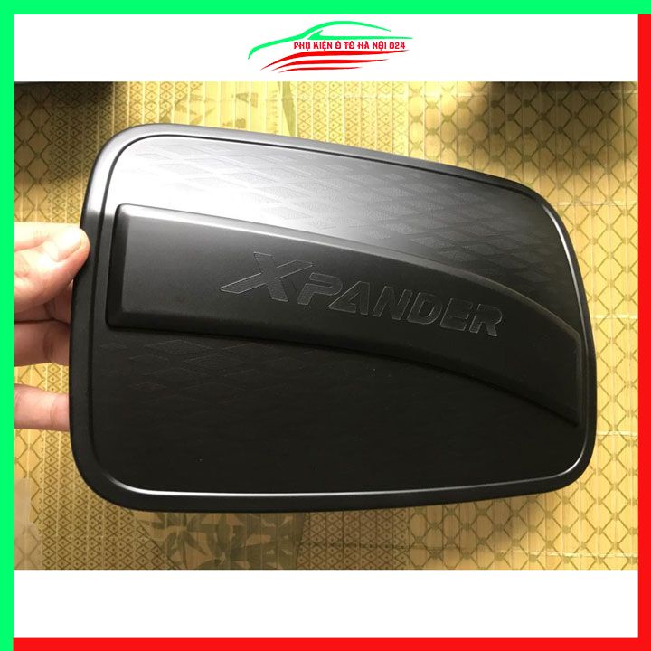 Ốp nắp xăng Xpander 2018-2023 nhựa đen bảo vệ chống trầy trang trí ô tô