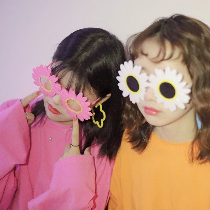 Mắt Kính Hoa Cúc Làm Đạo Cụ Chụp Ảnh Style Korea