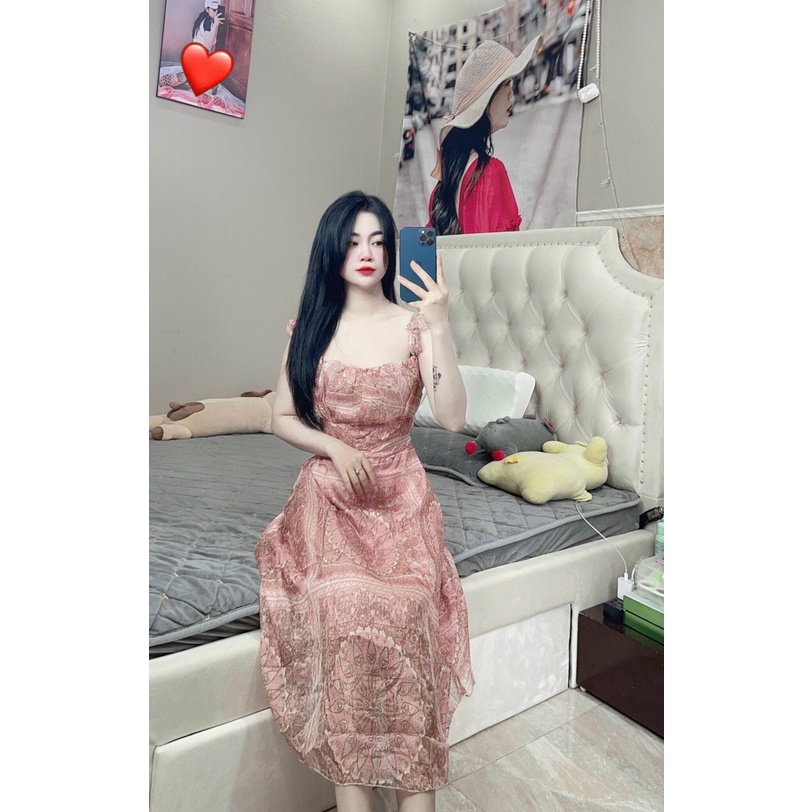 Váy maxi dáng dài, họa tiết hoa nhẹ nhàng nữ tính