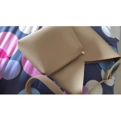 Túi tote da khoét V kiểu dáng lạ mắt - p007