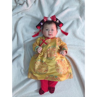 váy gấm đỏ xinh