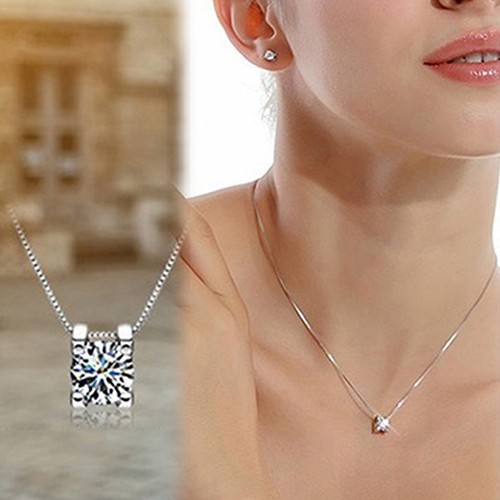 Mặt dây chuyền hình khối lập phương đính đá zircon