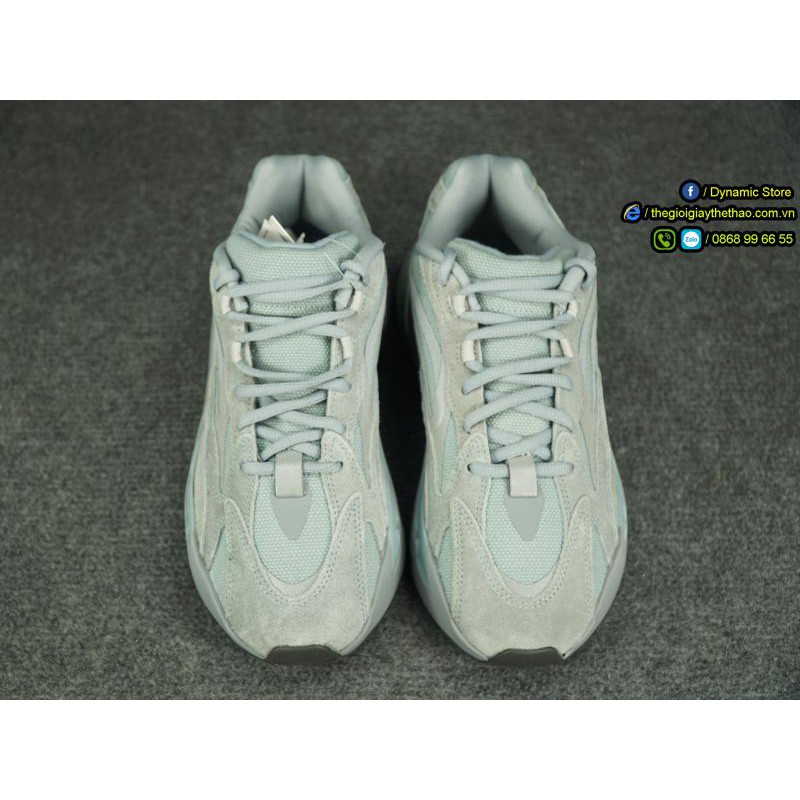 YZ Boost 700 V2 Hospital Blue