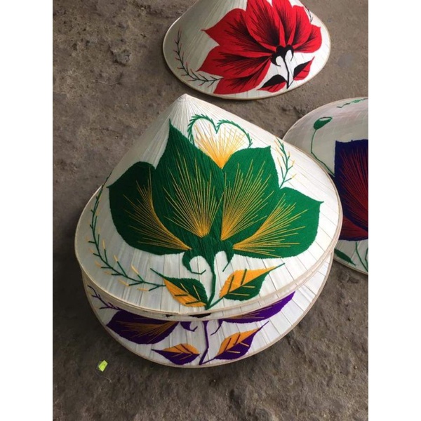 Bán sỉ nón lá các loại/ nón lá vẽ/nón lá trắng/nón lá thêu liên hệ shop Tư vấn giá