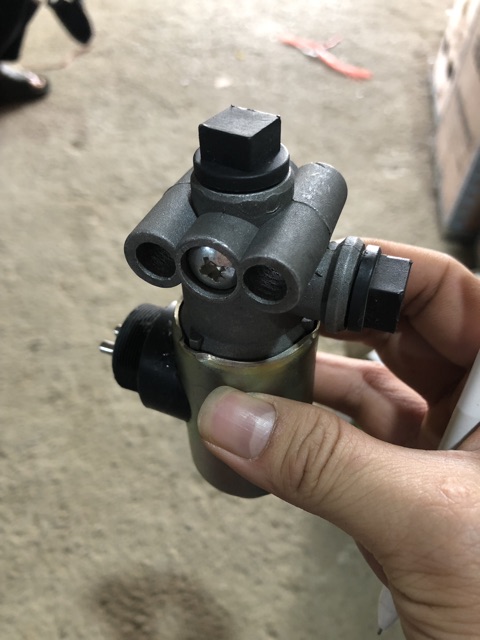 Sản phẩm gia đình làm: rơ le chuyển tầng mới thường dùng cho xe trường hải