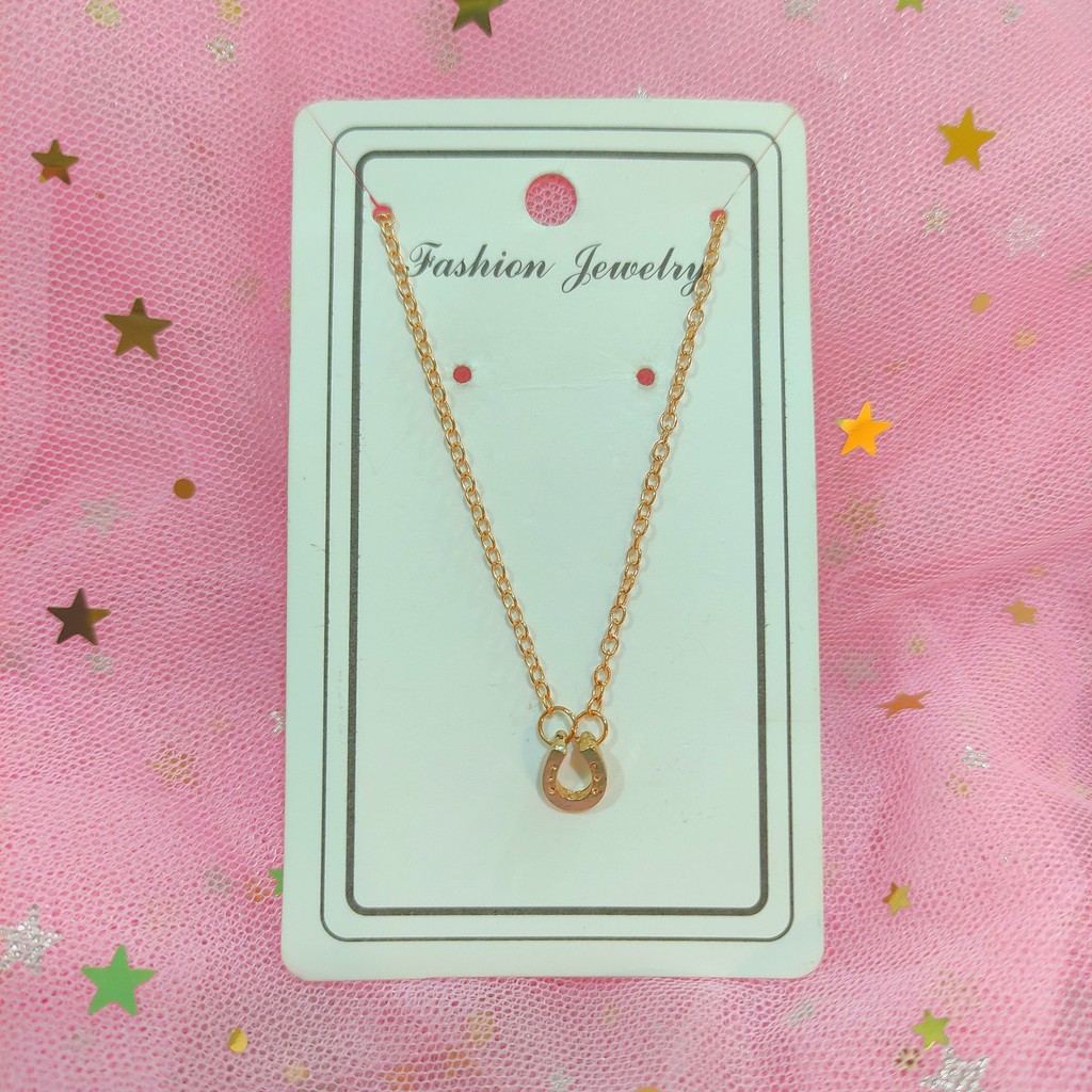 Vòng cổ thời trang  màu vàng