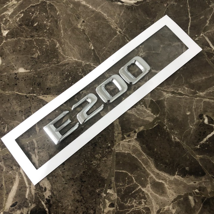 Decal chữ Inox dán đuôi xe ô tô Mercedess E200 và E300