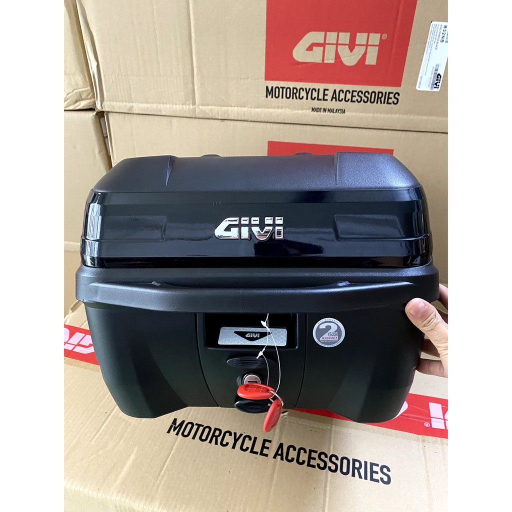 Thùng Givi B32N Bold 32 lít, chính hãng BH 2 năm