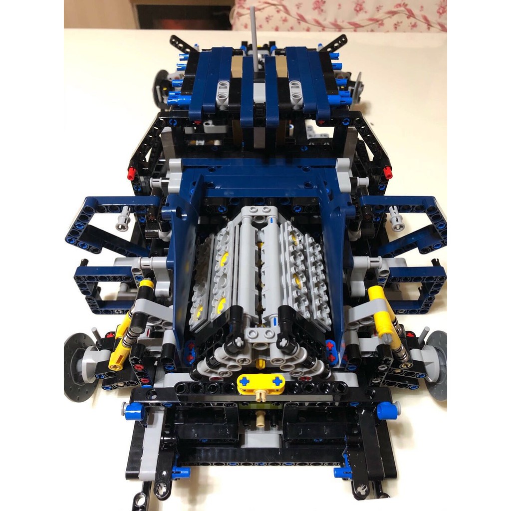 LEGO 42083 TECHNIC -  SIÊU XE BUGATTI  CHIRON