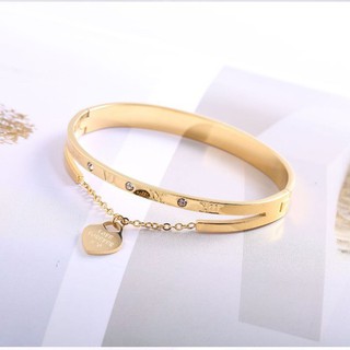Vòng tay nữ trái tim tòn ten titan ko đen tt 2626