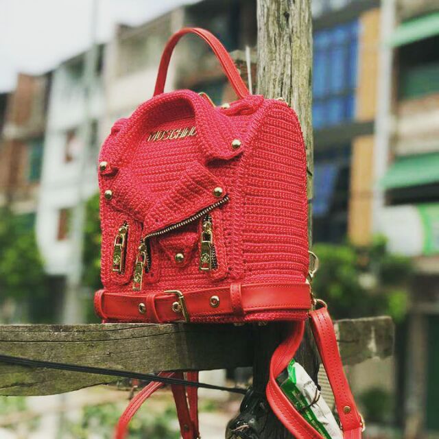 Balô moschino móc tay