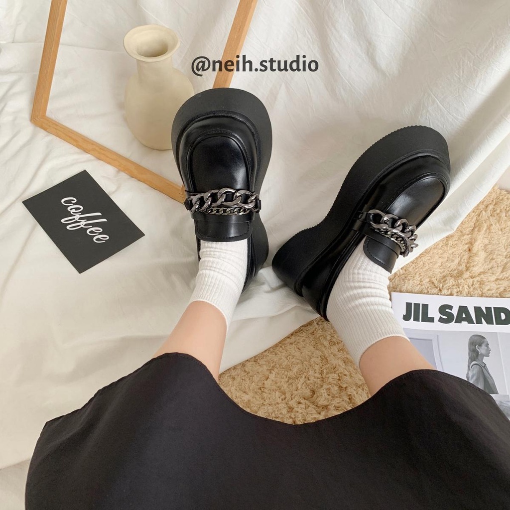 [SẴN] Giày da lười phối xích đế bằng cao dành cho nữ màu đen neih.studio [111]