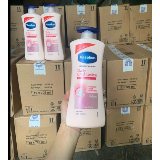Sữa dưỡng thể trắng da Vaseline Daily Brightening 725ml (bản Mỹ)